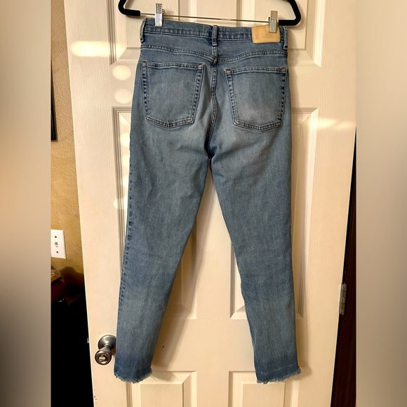 Everlane - The Original Cheeky Jeans - Picture 2 of 8